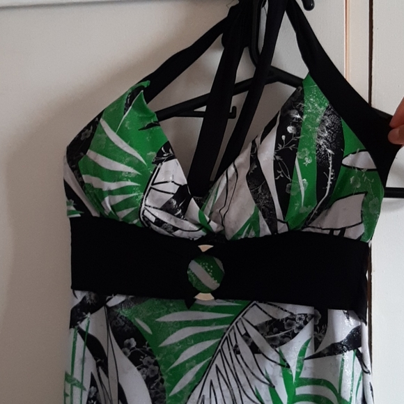 Cute top - Picture 2 of 2